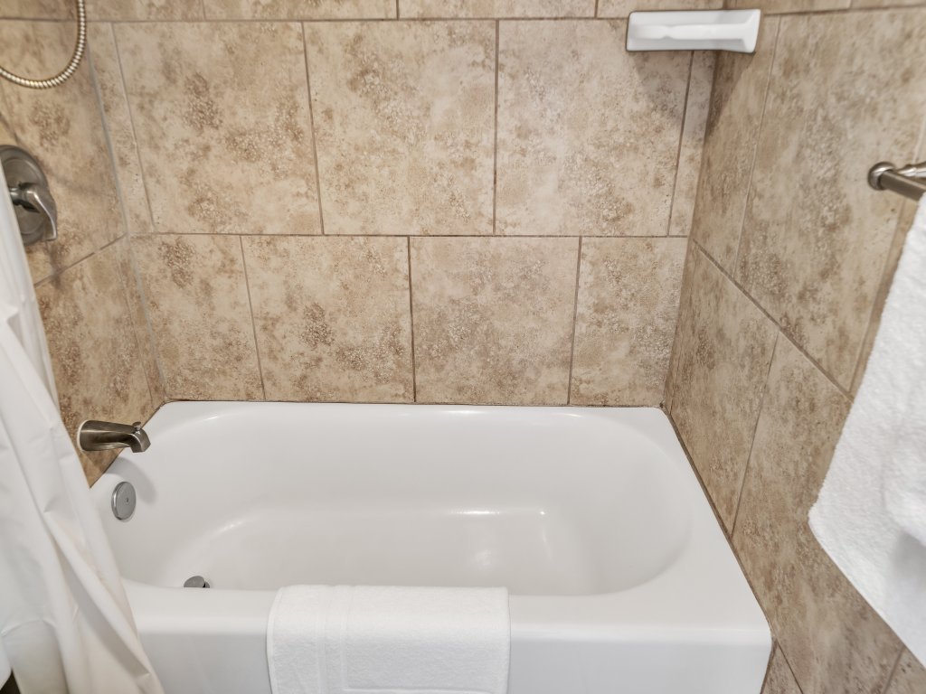 Waikiki Banyan Condo With Panoramic 37th Floor Ocean Views Vacation Rental in Honolulu - RedAwning