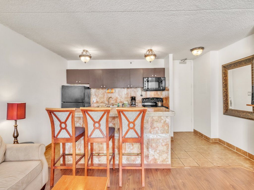 19th Floor Condo with Lanai & Sea Views - FREE Parking! Vacation Rental in Honolulu - RedAwning