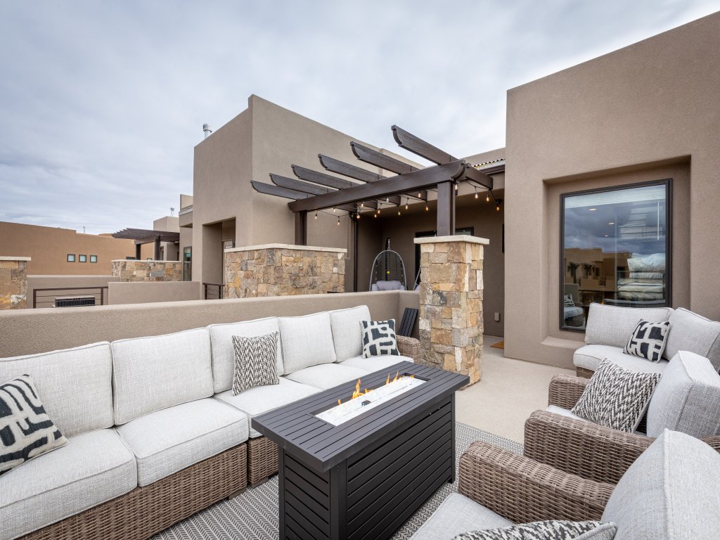 Red Rock Oasis Vacation Rental in St. George - RedAwning