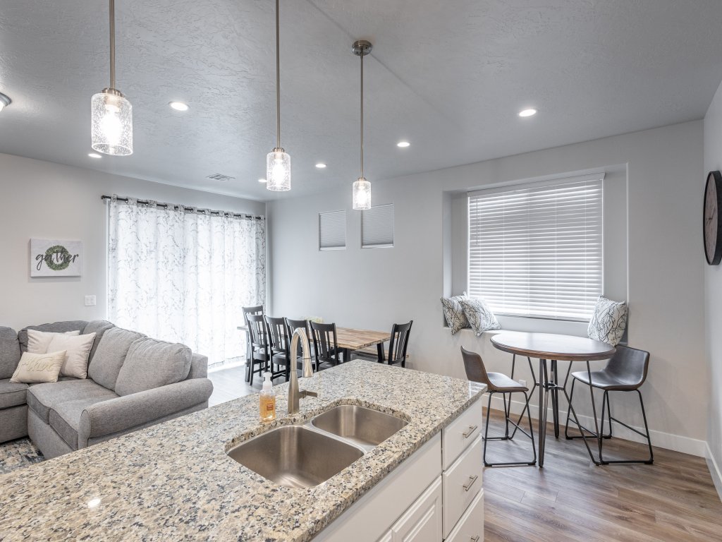 Red Rock Oasis Vacation Rental in St. George - RedAwning