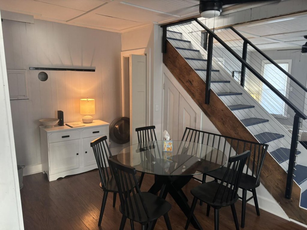 Bonita Lakefront Retreat Vacation Rental in New York - RedAwning