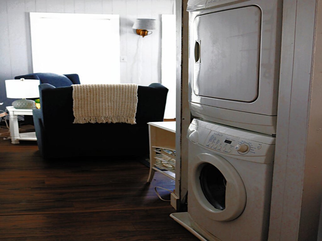 Bonita Lakefront Retreat Vacation Rental in New York - RedAwning