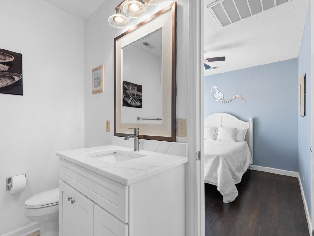 Las Palmas / 121 Lions Paw Vacation Rental in Holden Beach - RedAwning