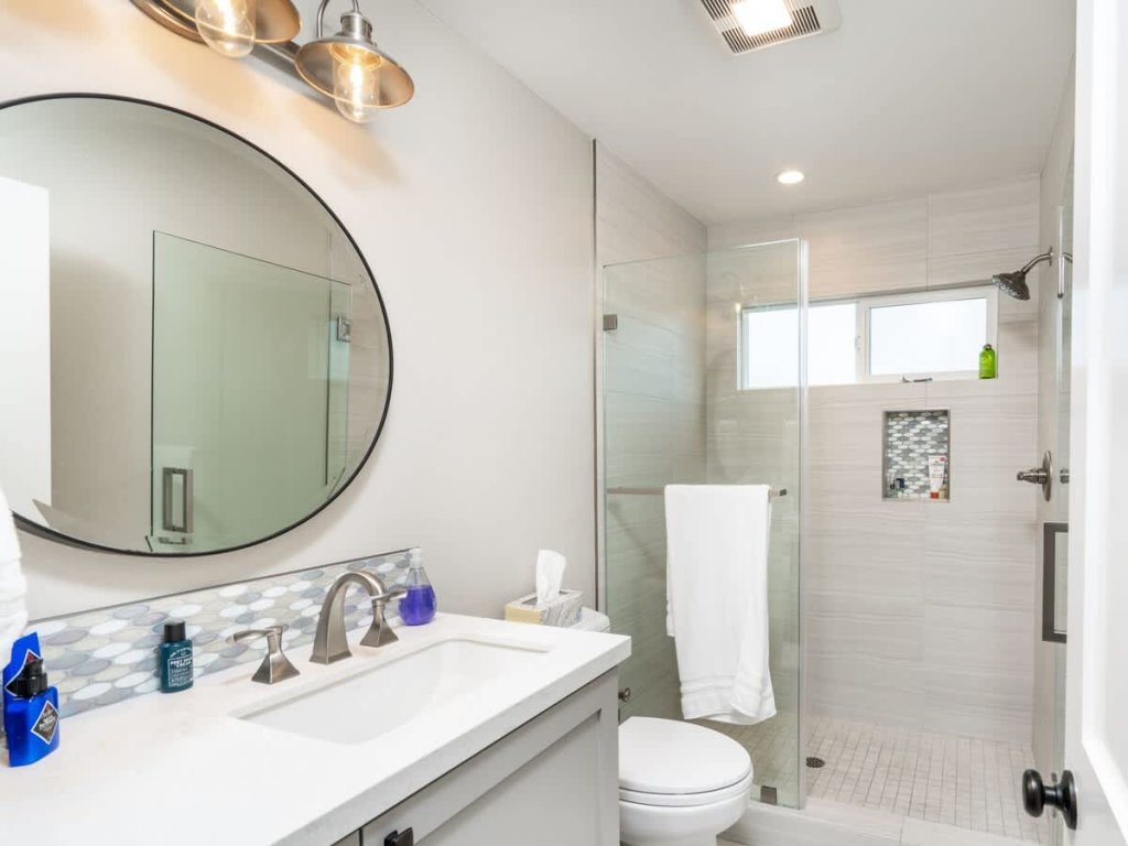 129 Opal B | Remodeled Balboa Island Gem Vacation Rental in Newport Beach - RedAwning