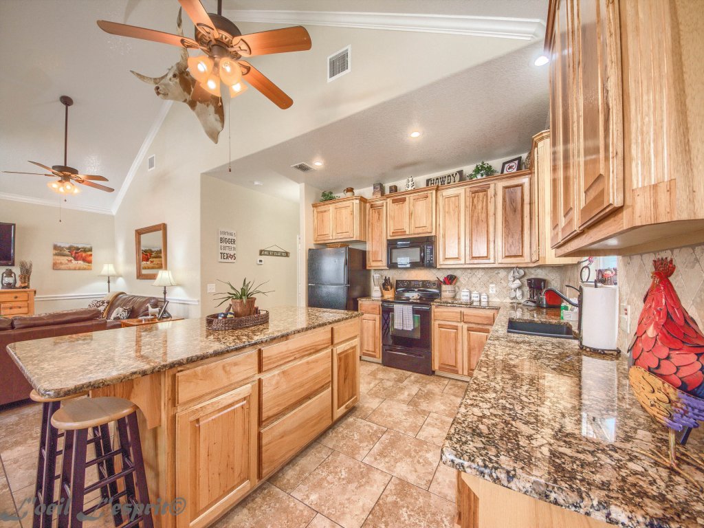 RR 94404 #4 Cowboy Lodge Moo Cow Cabins Vacation Rental in New Braunfels - RedAwning