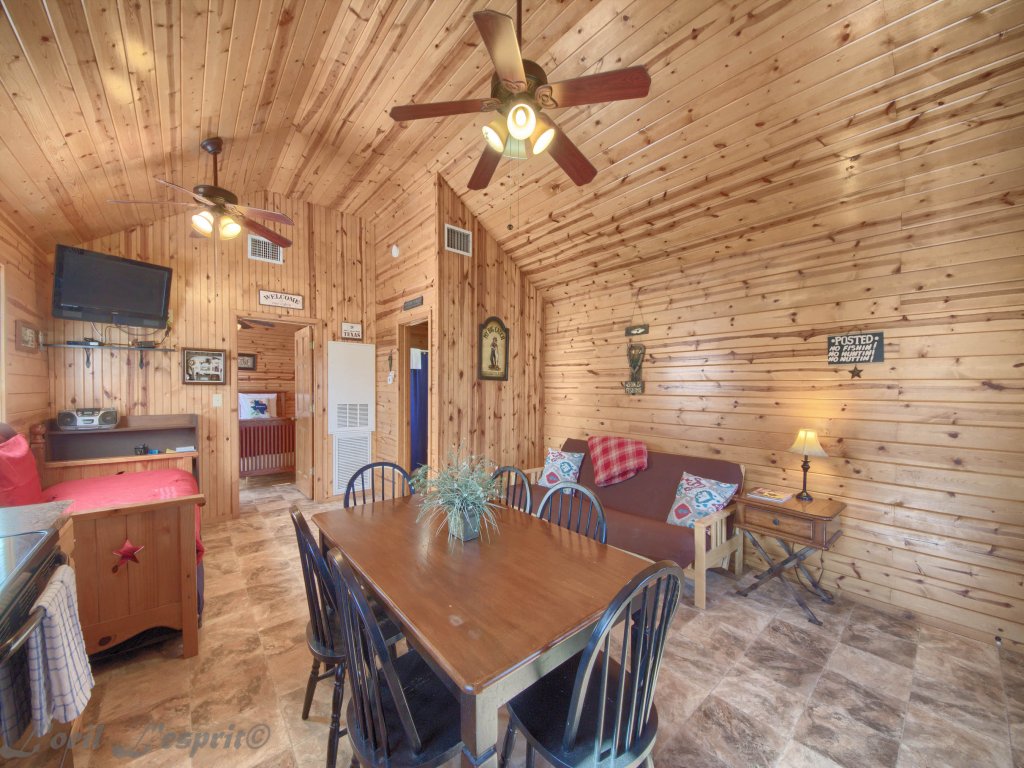 RR 9122WC Wine Cup Cabin  Vacation Rental in New Braunfels - RedAwning