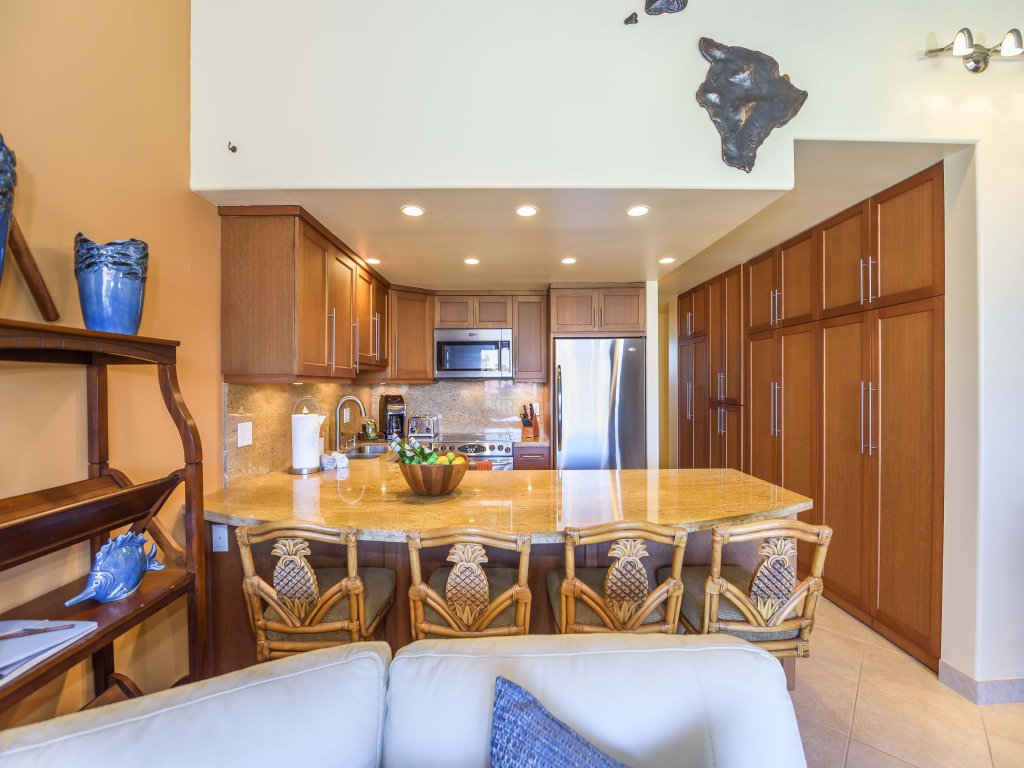 Papakea H404 3 bedroom condo Vacation Rental in Lahaina - RedAwning