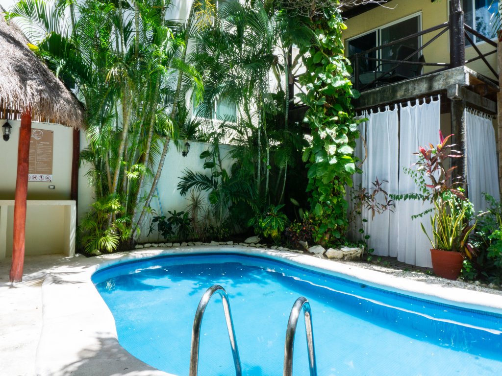 Magic Paradise A8 Vacation Rental - RedAwning