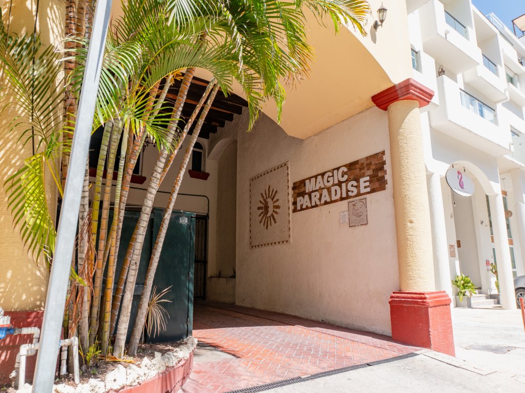 Magic Paradise A8 Vacation Rental - RedAwning