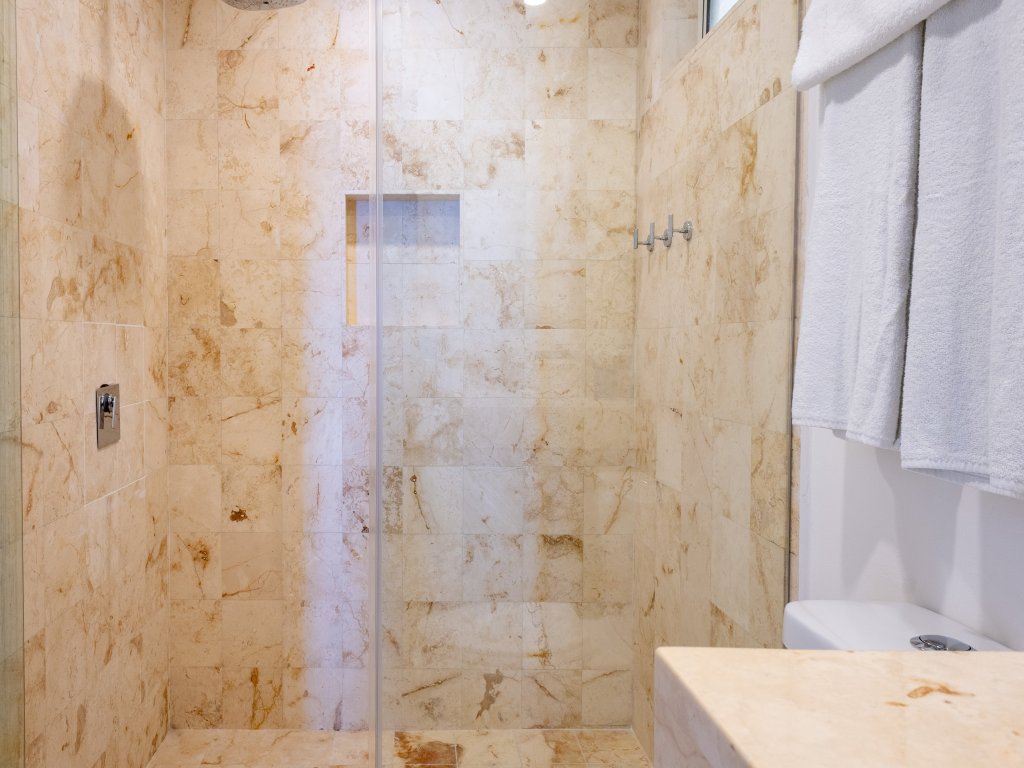 Elements Penthouse 23 2 Bd Vacation Rental - RedAwning