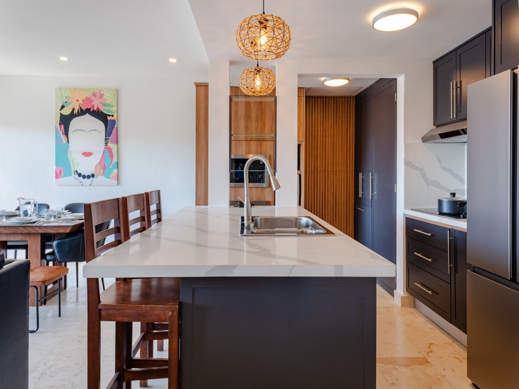 Elements Penthouse 23 2 Bd Vacation Rental - RedAwning