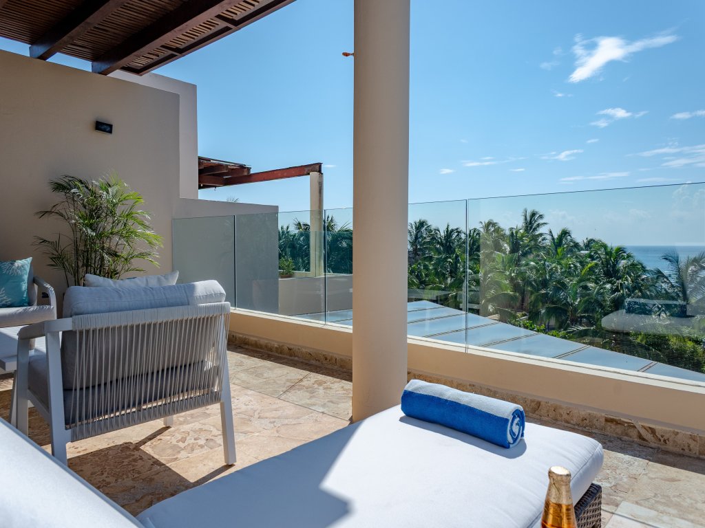 Elements Penthouse 23 2 Bd Vacation Rental - RedAwning