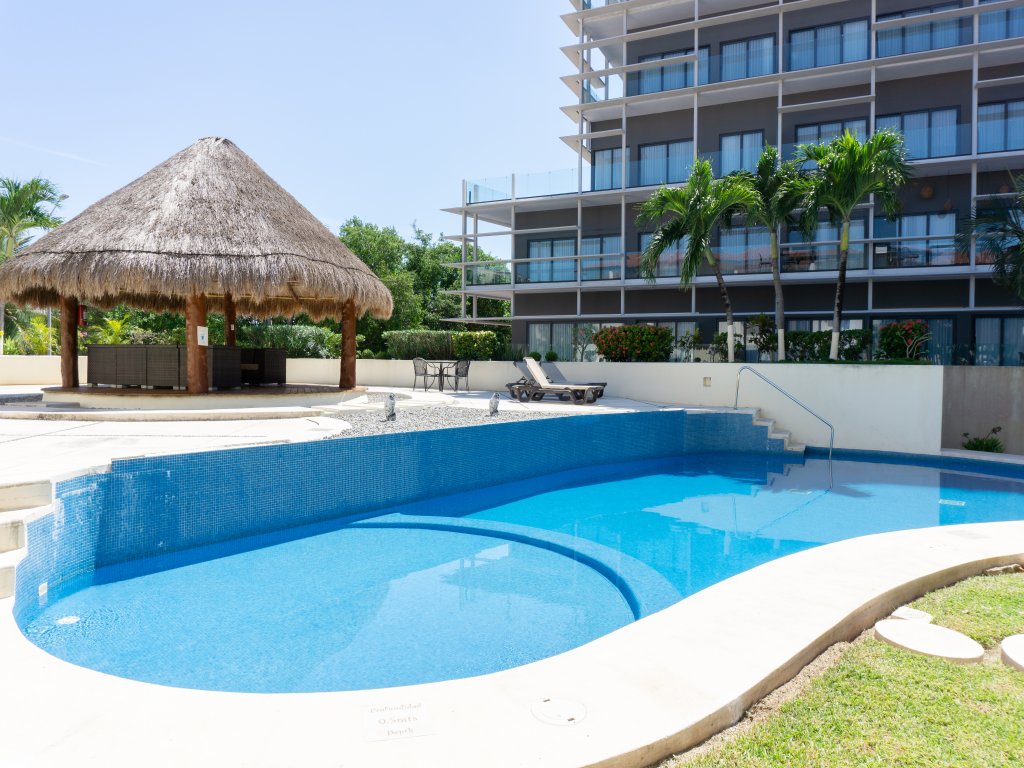 Luna Maya 1 Vacation Rental - RedAwning
