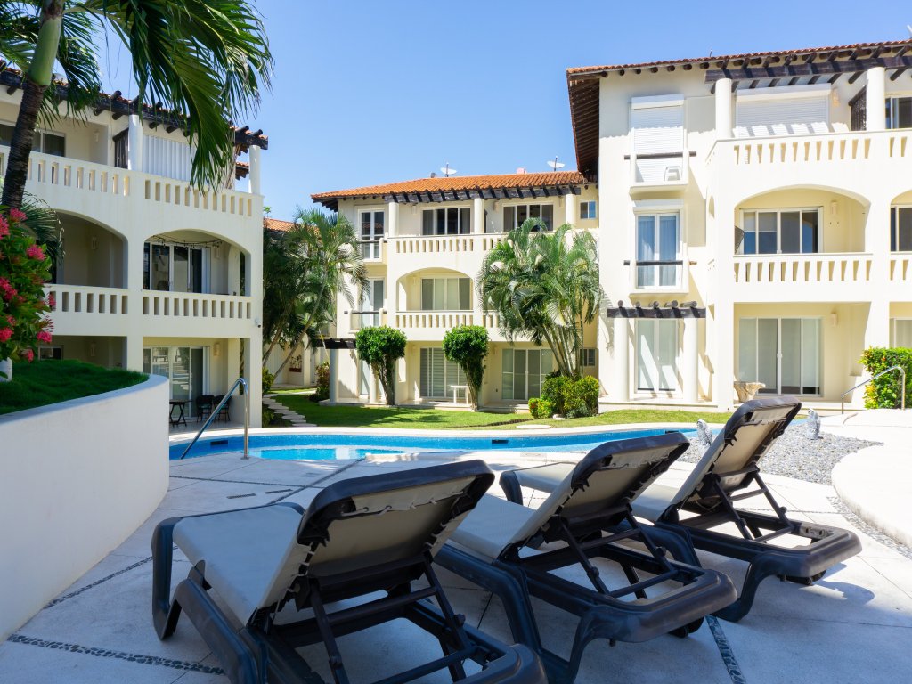 Luna Maya 1 Vacation Rental - RedAwning