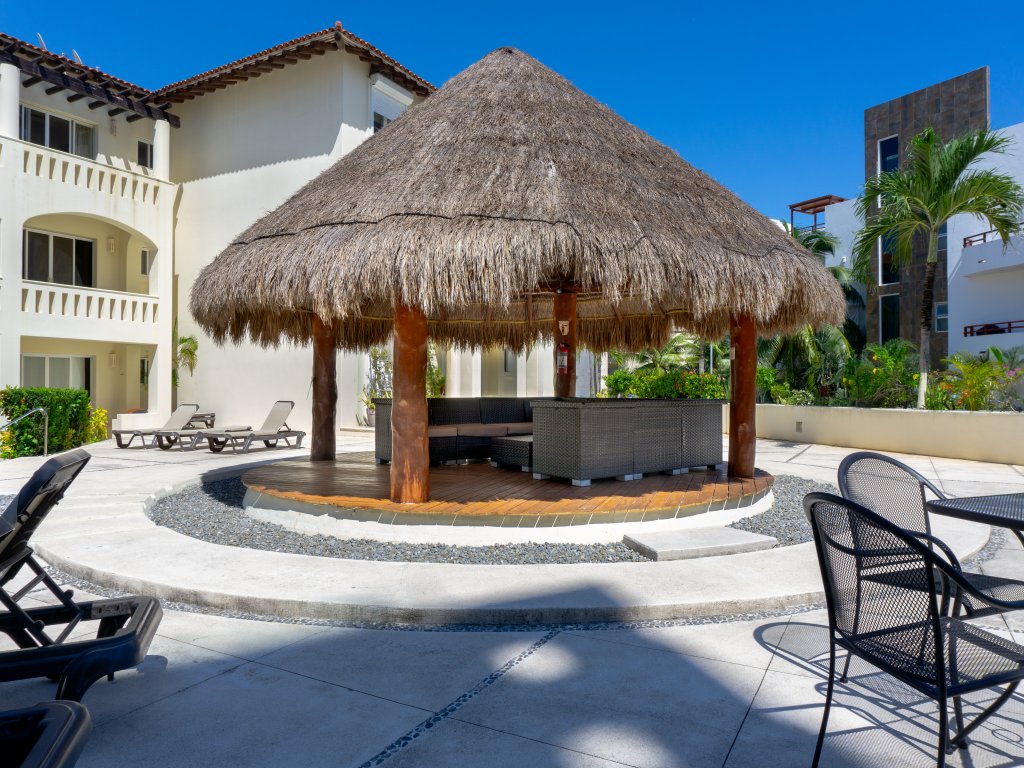 Luna Maya 1 Vacation Rental - RedAwning