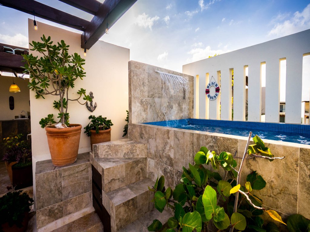 Elements Penthouse 1 2 Bd Vacation Rental - RedAwning