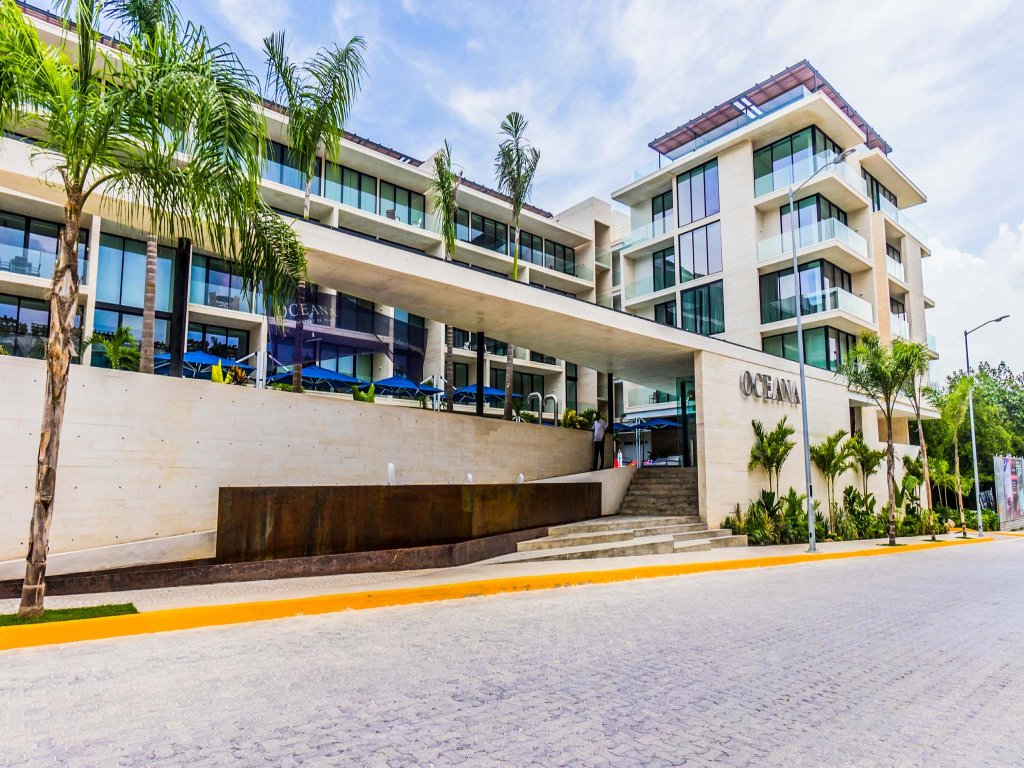Contemporary Design Oceana 422 Playa del Carmen Condo Vacation Rental - RedAwning