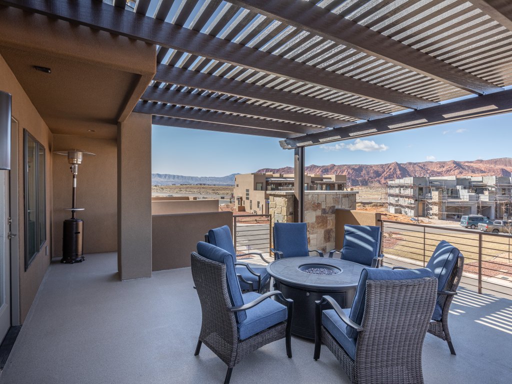 Sunshine Oasis Vacation Rental in St. George - RedAwning