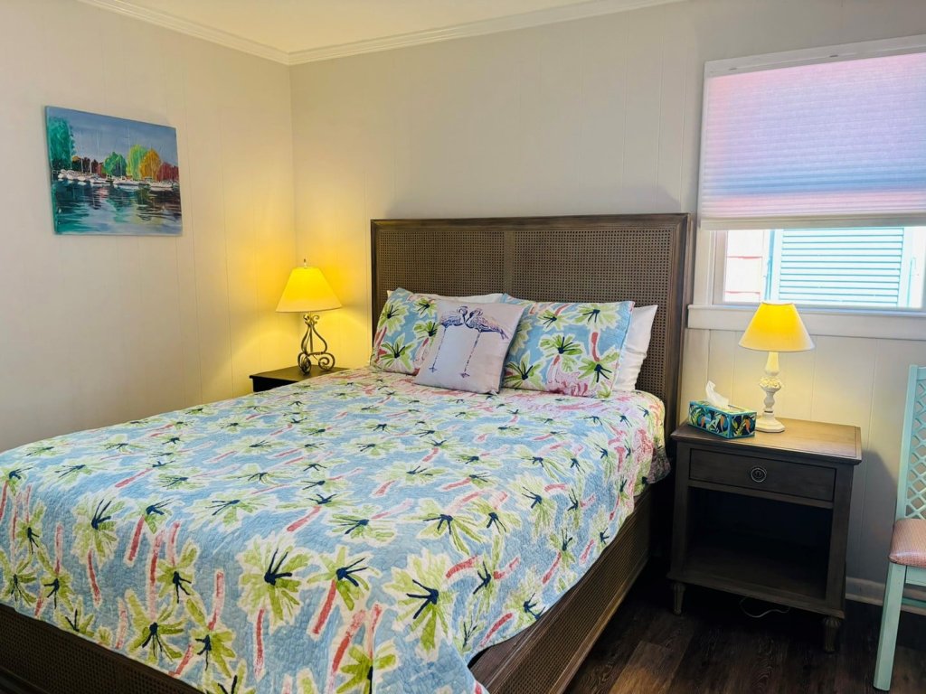 Lime Inn / 1095 Ocean Blvd West Vacation Rental in Holden Beach - RedAwning