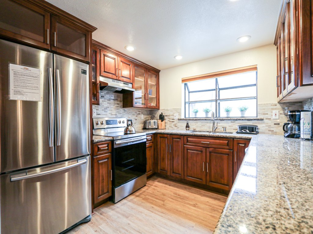 Snowflower 3 Remodeled and Modern, Private Washer Dryer with Fireplace Vacation Rental in Mammoth Lakes - RedAwning