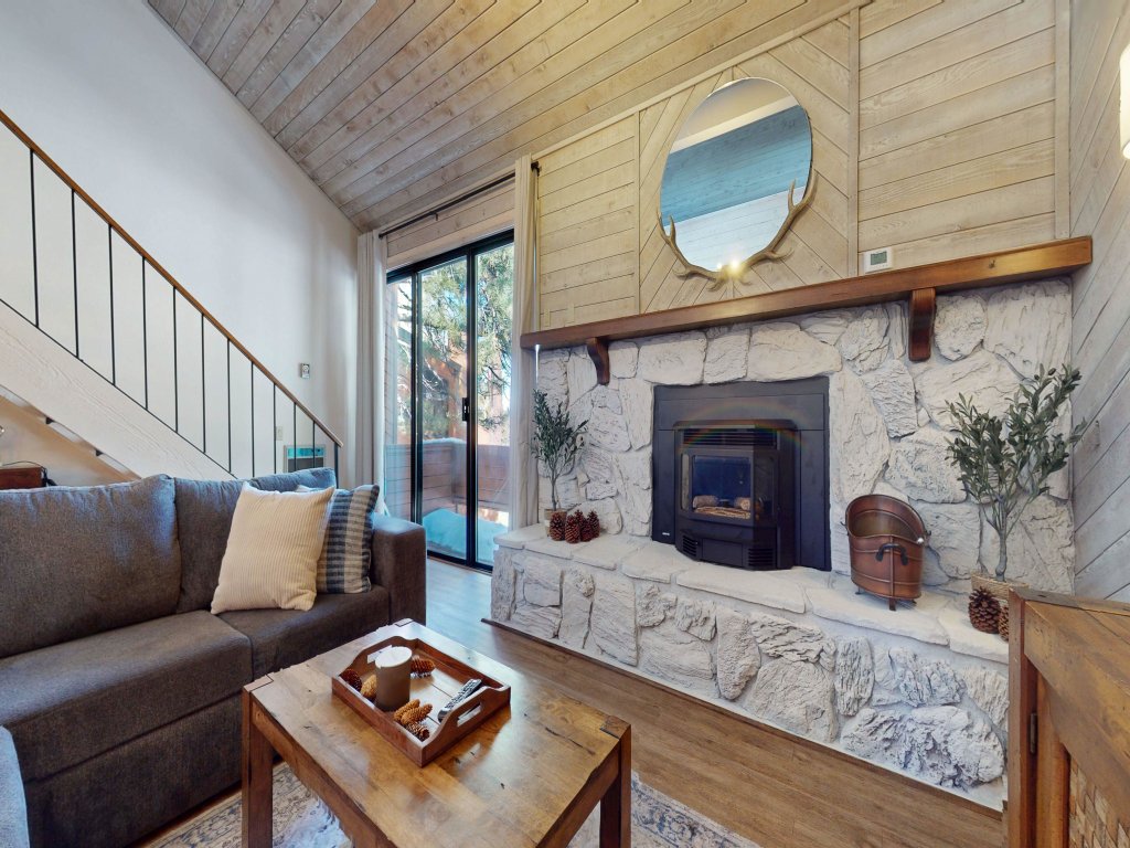 Snowflower 3 Remodeled and Modern, Private Washer Dryer with Fireplace Vacation Rental in Mammoth Lakes - RedAwning