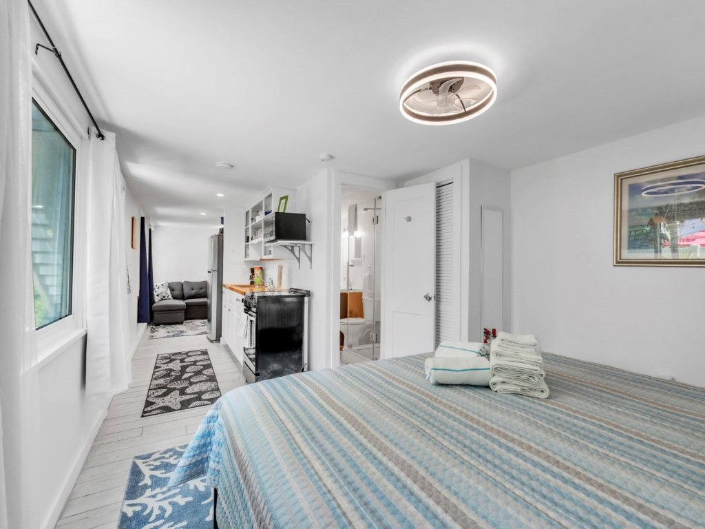 Seahorse Suite Vacation Rental in Bradenton Beach - RedAwning