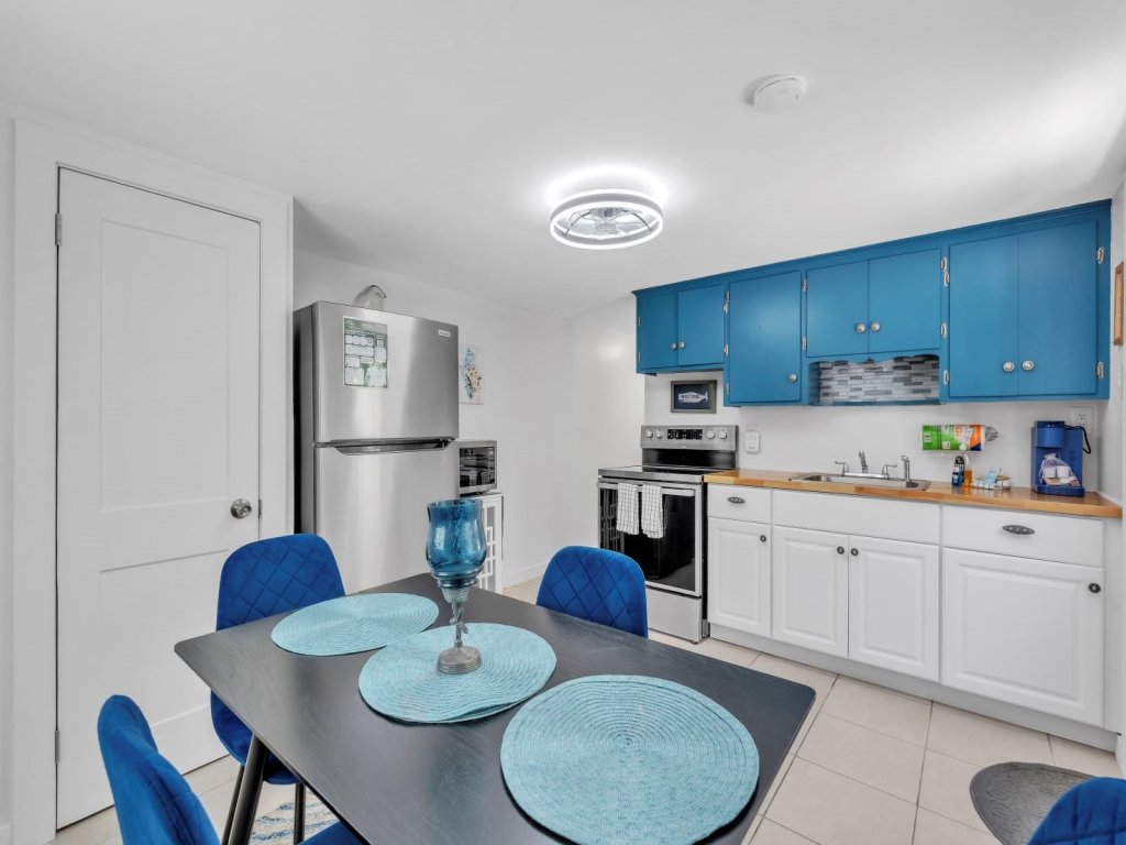 Conch Cottage Vacation Rental in Bradenton Beach - RedAwning