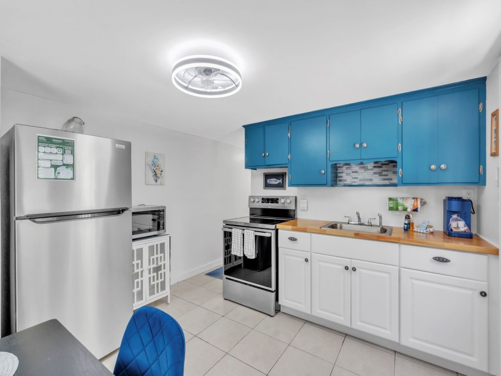 Conch Cottage Vacation Rental in Bradenton Beach - RedAwning