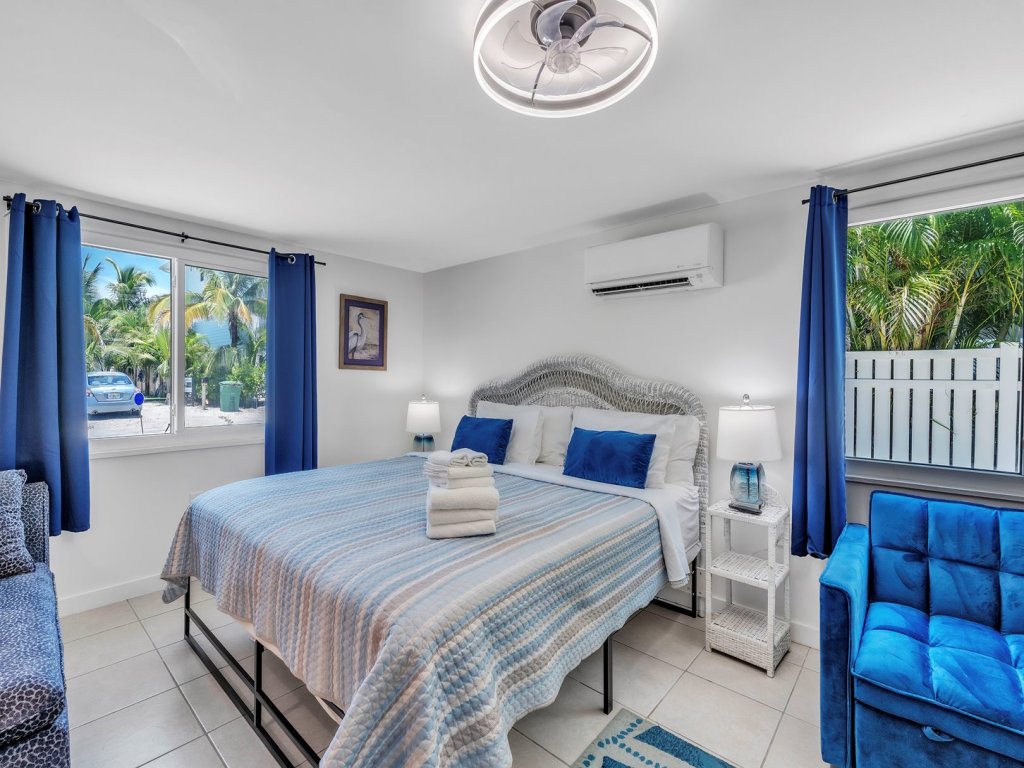 Conch Cottage Vacation Rental in Bradenton Beach - RedAwning