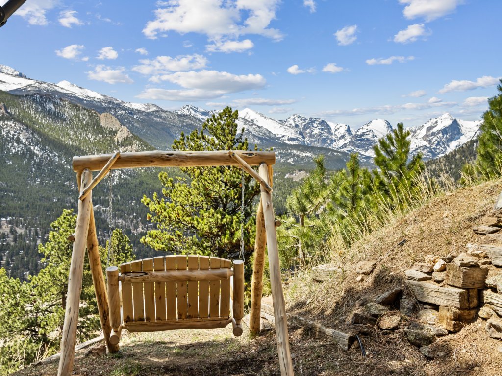 Divine Destiny Vacation Home at Windcliff Vacation Rental in Estes Park - RedAwning