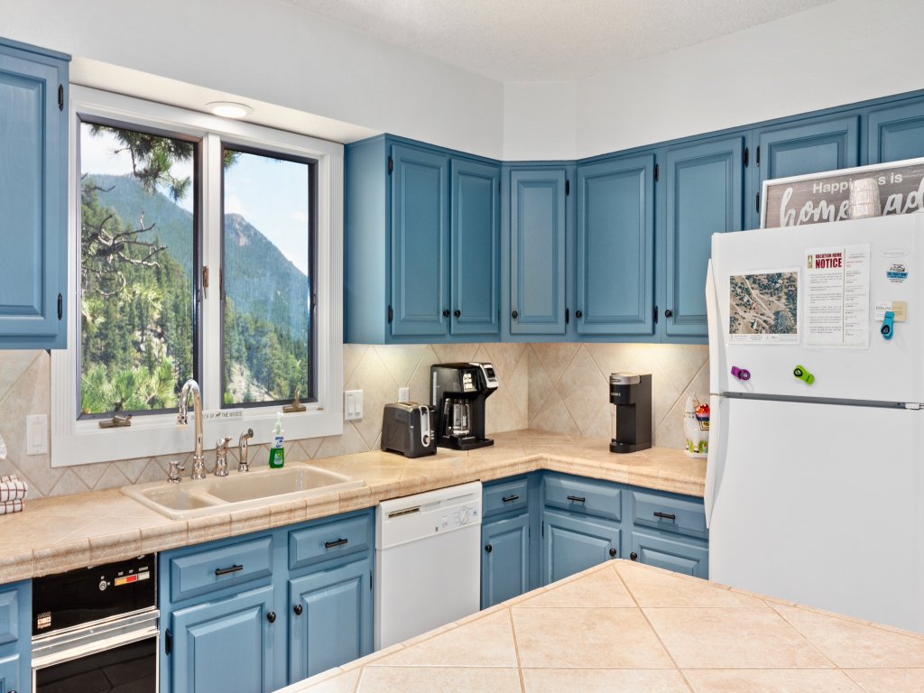Divine Destiny Vacation Home at Windcliff Vacation Rental in Estes Park - RedAwning