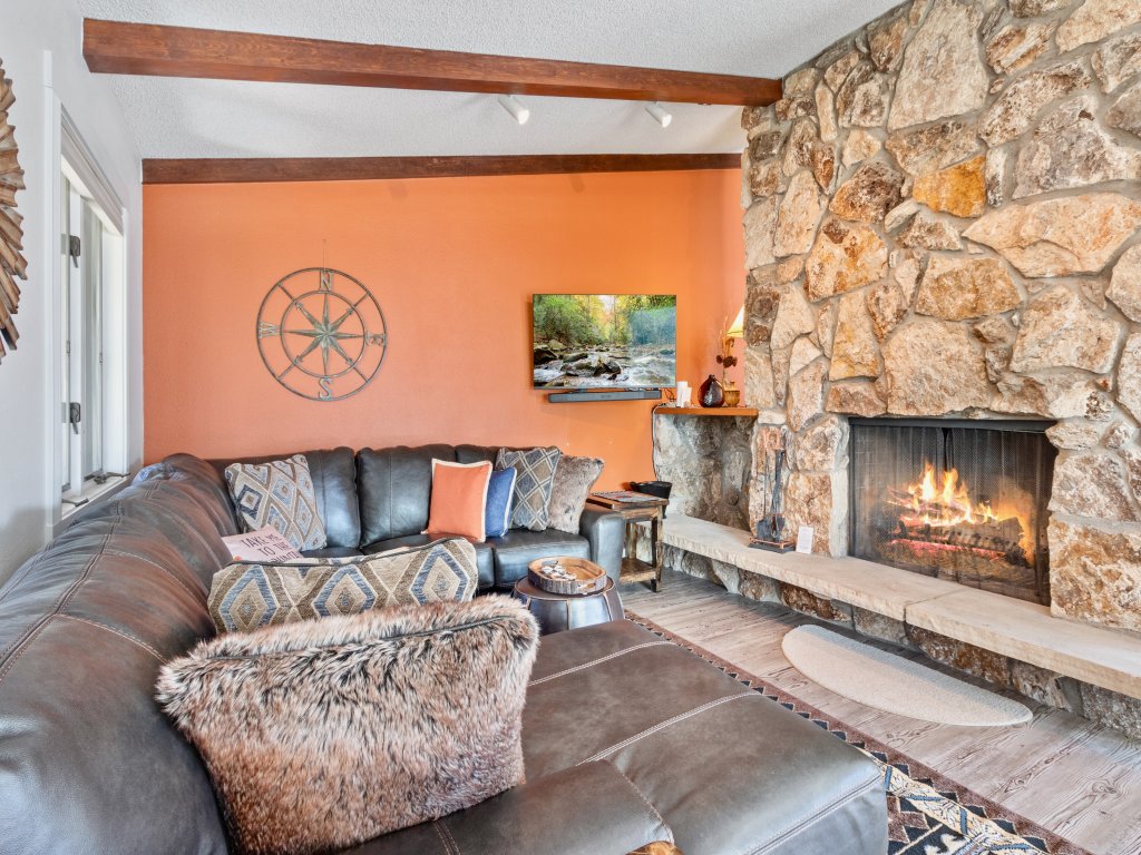 Divine Destiny Vacation Home at Windcliff Vacation Rental in Estes Park - RedAwning