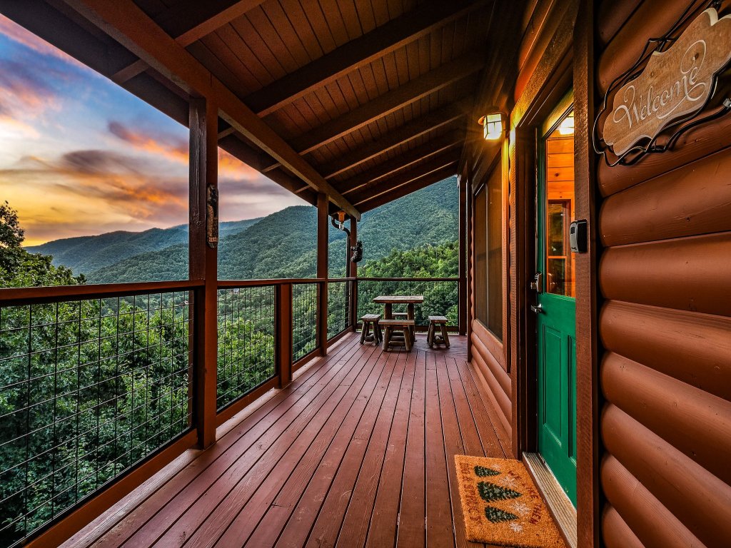 Ali's Dream Vacation Rental in Sevierville - RedAwning