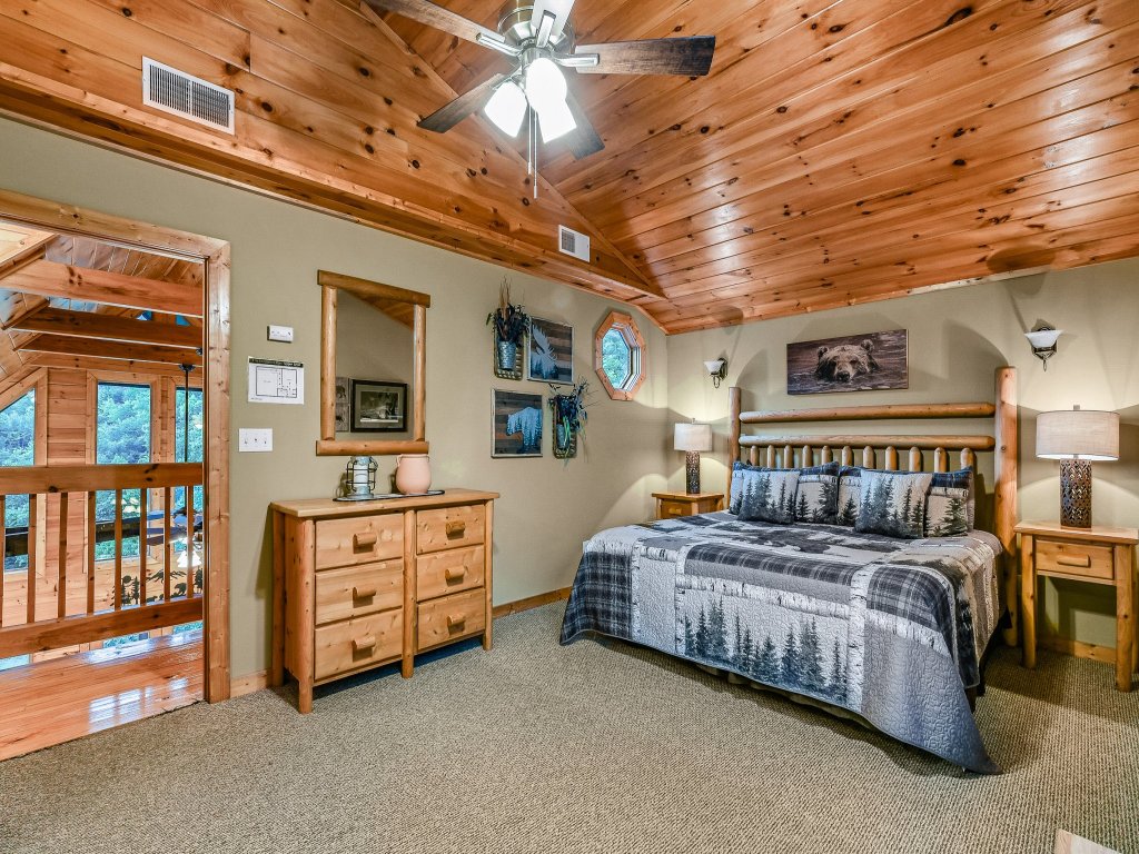 Ali's Dream Vacation Rental in Sevierville - RedAwning