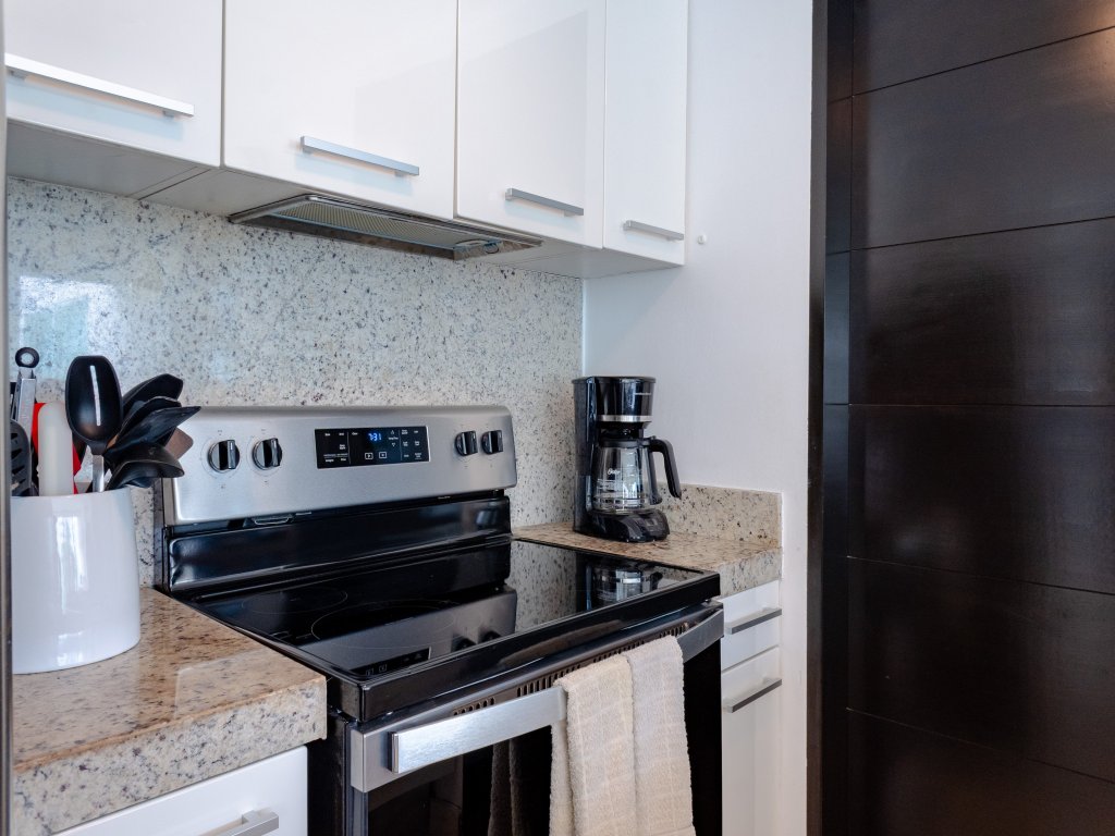 Elements 215 Vacation Rental - RedAwning