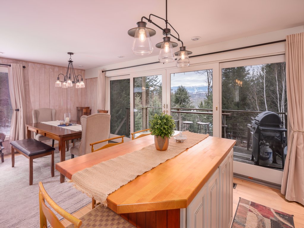 Classic Stowe Ski Chalet Vacation Rental in Stowe - RedAwning