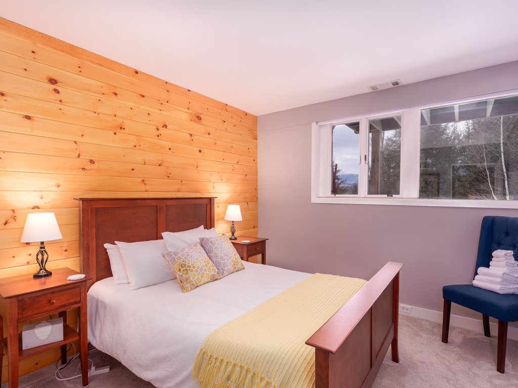 Classic Stowe Ski Chalet Vacation Rental in Stowe - RedAwning