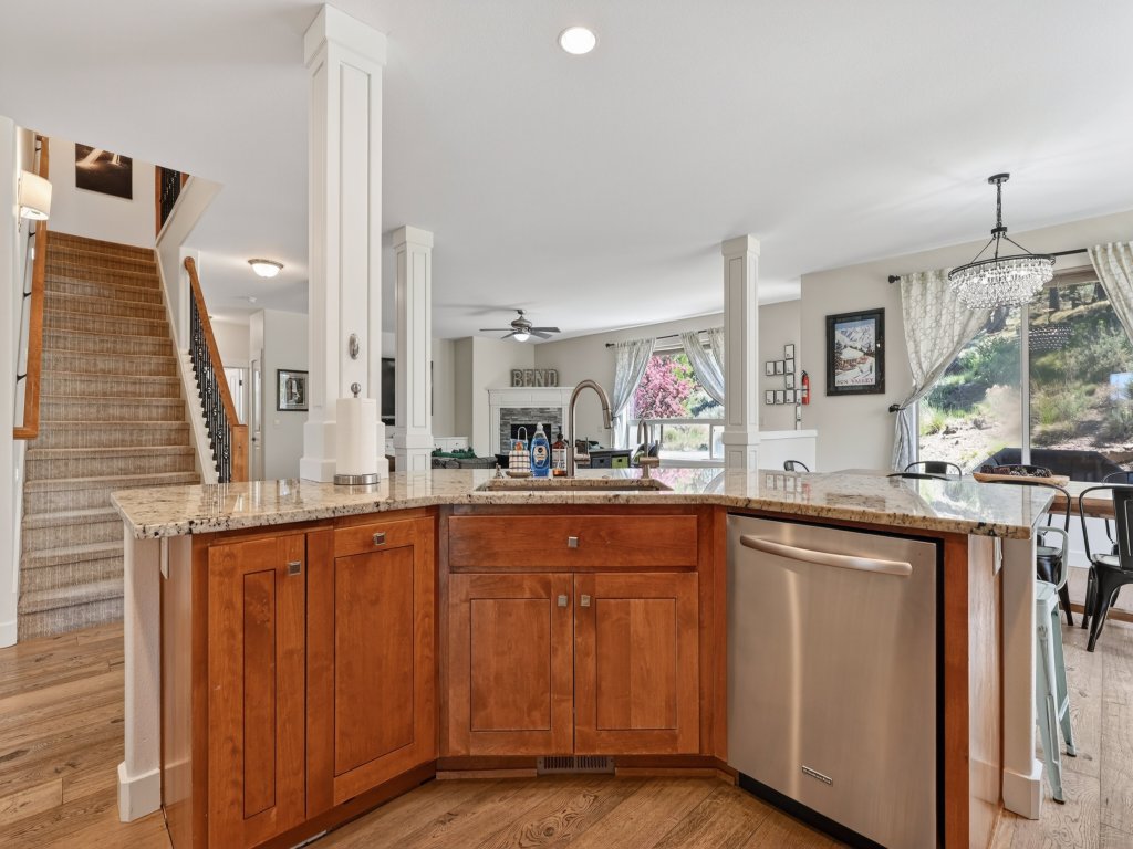 Flagline Trail Vacation Rental in Bend - RedAwning
