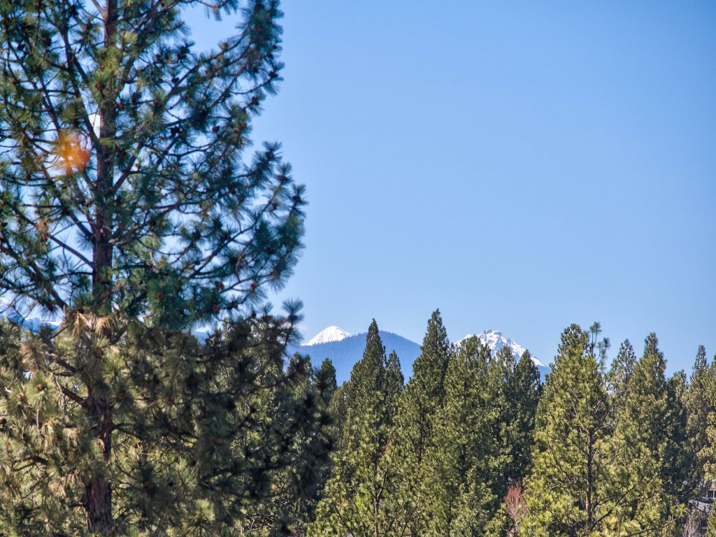 Flagline Trail Vacation Rental in Bend - RedAwning