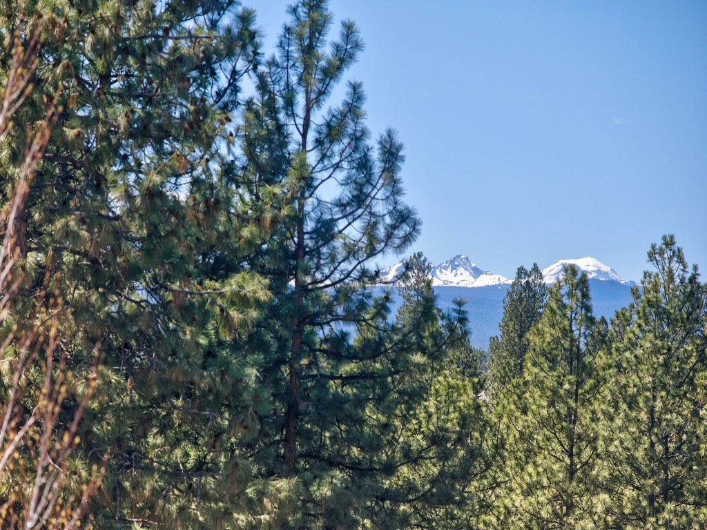 Flagline Trail Vacation Rental in Bend - RedAwning