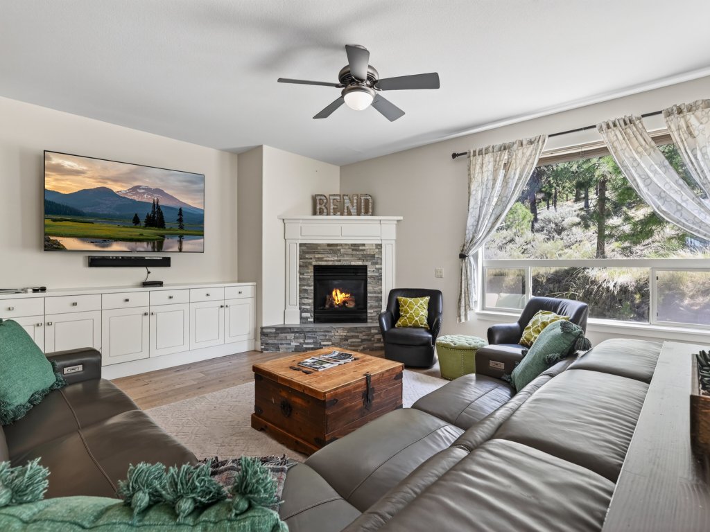 Flagline Trail Vacation Rental in Bend - RedAwning