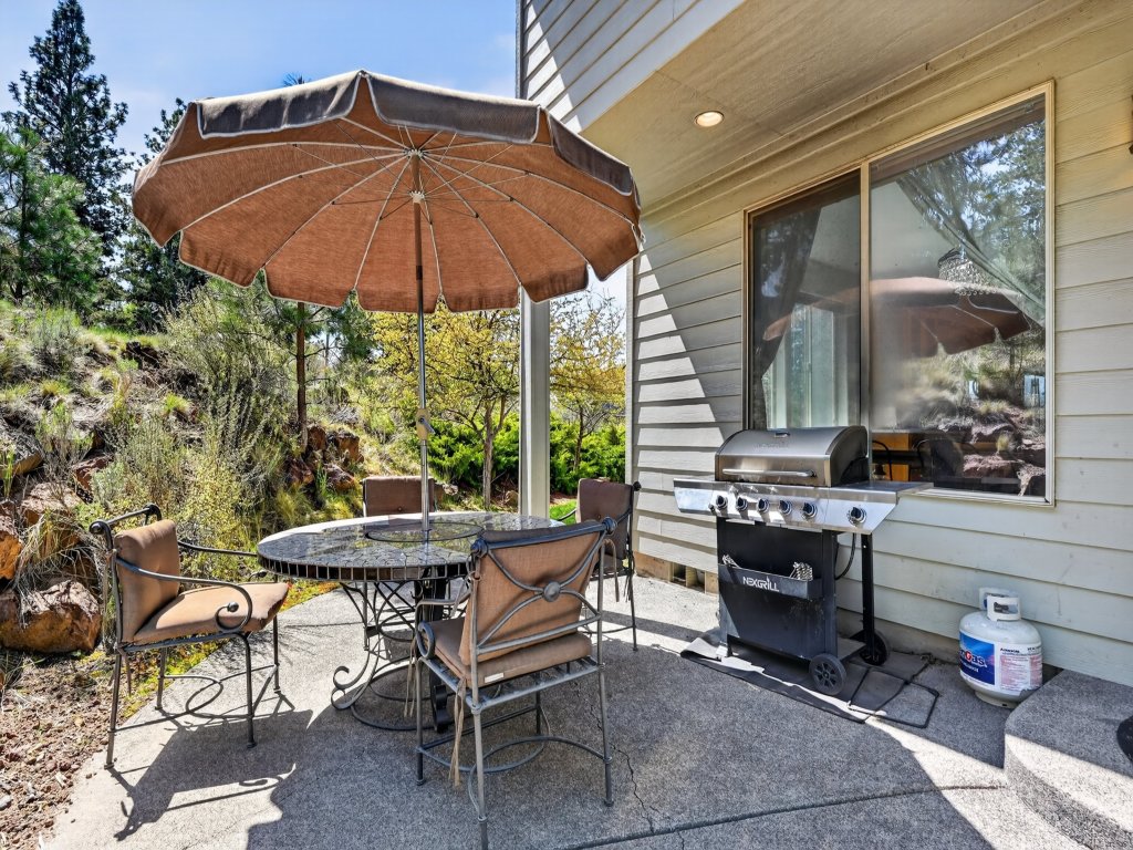 Flagline Trail Vacation Rental in Bend - RedAwning