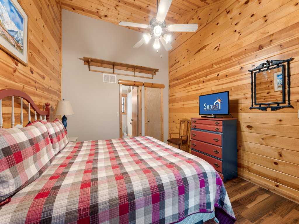 BVLC12- Ozarks Oasis Vacation Rental in Branson - RedAwning