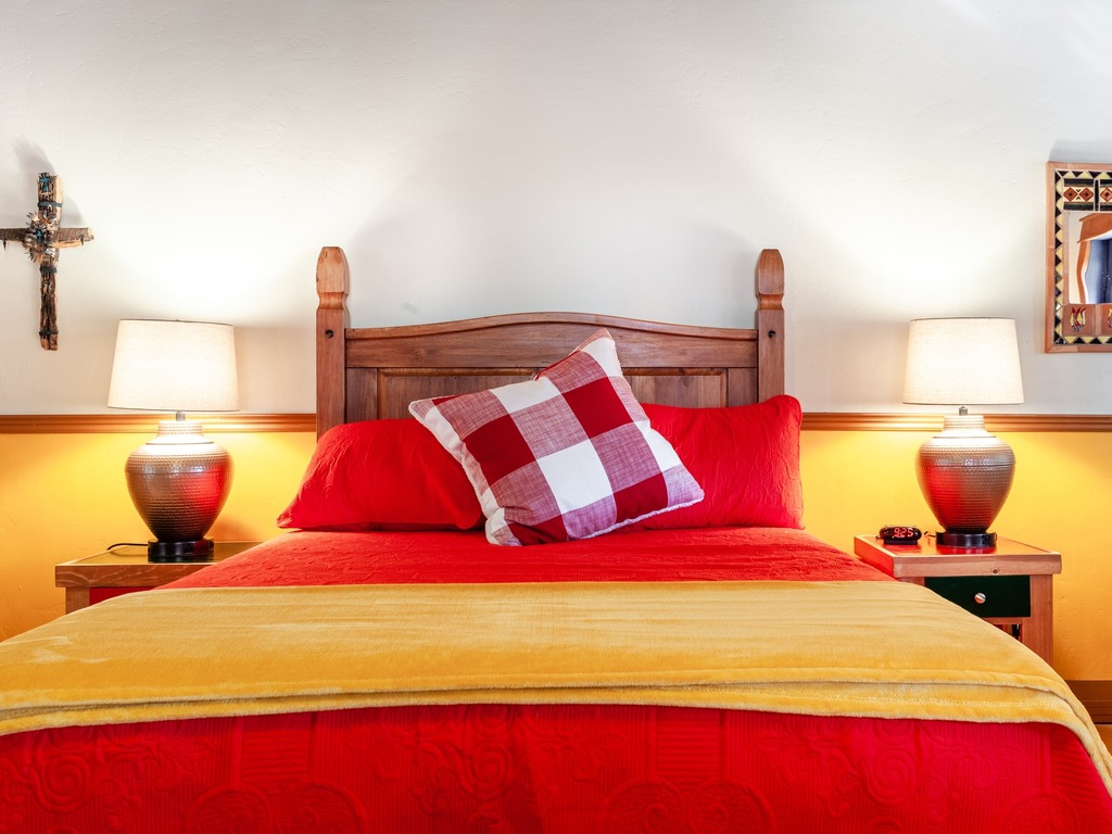 Casita del Sol Charming Private Studio Vacation Rental in Tucson - RedAwning