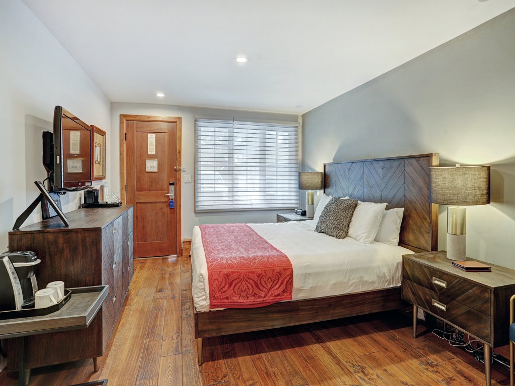 The Lodge at Vail 2 BR Condo in the Heart of Vail Save 20% on 7+ Nights! Vacation Rental in Vail - RedAwning
