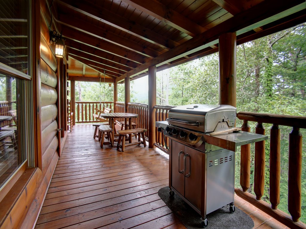 Belvedere Cabin with Private Hot Tub and Free Putt Putt Course Vacation Rental in Sevierville - RedAwning