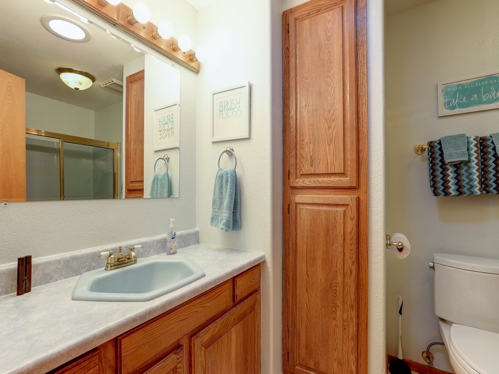 Larkspur Trail Vacation Rental in Bend - RedAwning