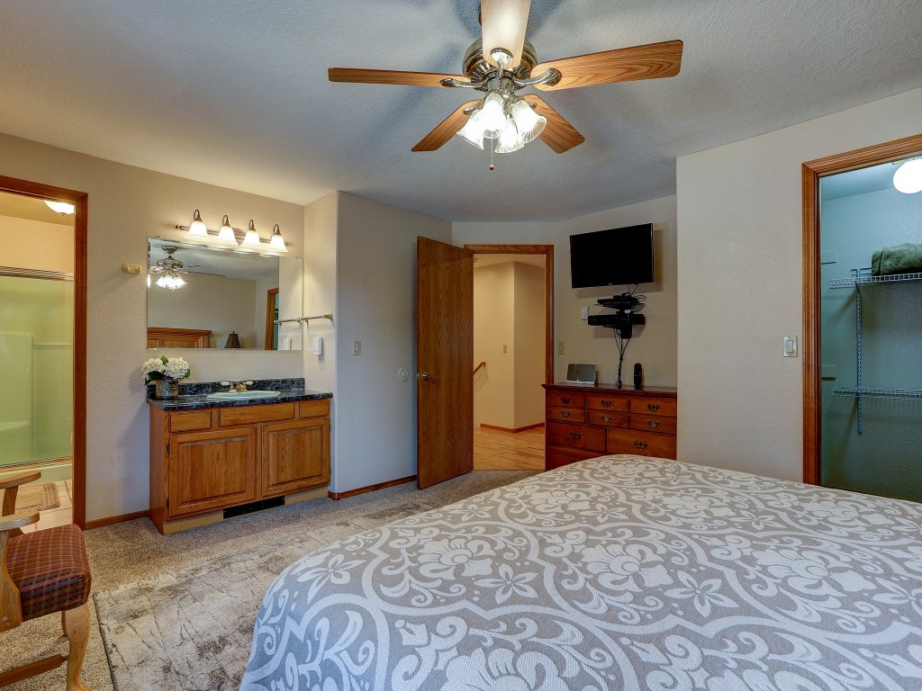 Larkspur Trail Vacation Rental in Bend - RedAwning
