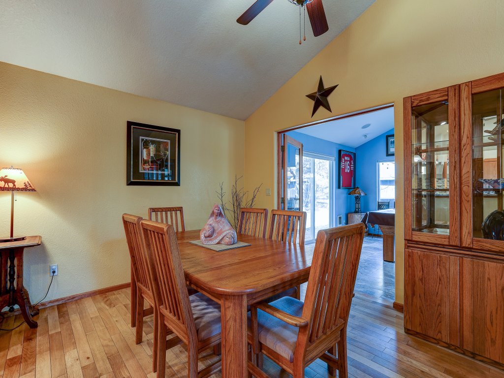 Larkspur Trail Vacation Rental in Bend - RedAwning