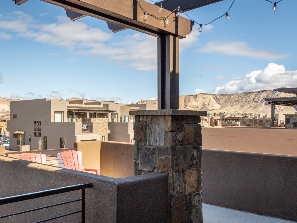 Solara Escape Vacation Rental in St. George - RedAwning